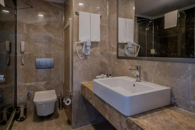 https://images.etstur.com/files/images/hotelImages/TR/218526/l/Fore-Resort-Spa-Kemer-Oda-393796.jpg