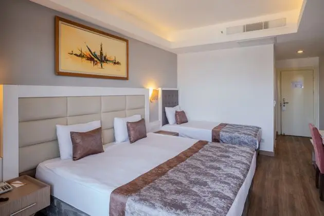 https://images.etstur.com/imgproxy/resize/2560x1440/files/images/hotelImages/etsrooms/504668/Fore_Resort___Spa_Kemer_20241111122105_0.jpg