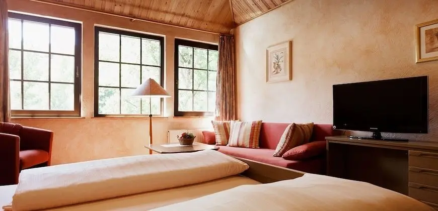 Tek Büyük Yataklı Oda, Sigara İçilmez, Göl Kenarı