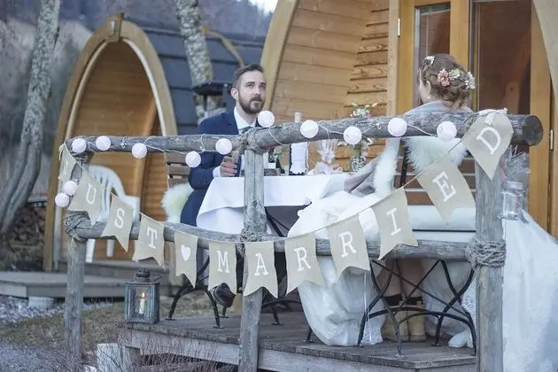 Romantic Kulübe, Göl Manzaralı