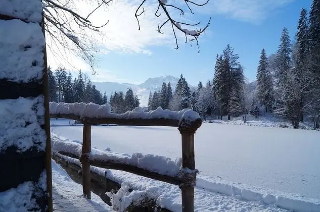 Romantic Kulübe, Göl Manzaralı