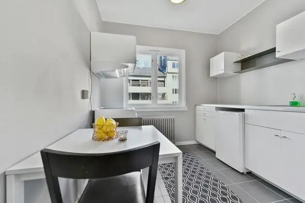 Budget One-Bedroom Apartment For Four with Balcony