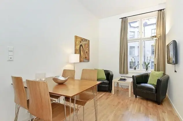 Budget One-Bedroom Apartment For Two
