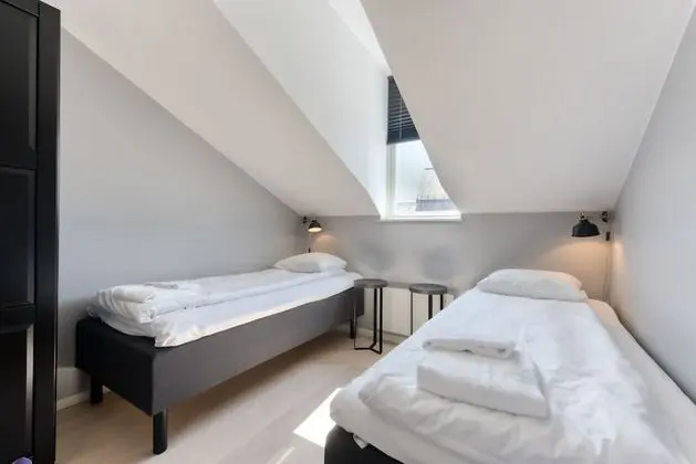 Three-Bedroom Apartment with Balcony