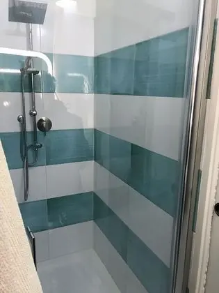 Comfort Tek Büyük veya İki Ayrı Yataklı Oda