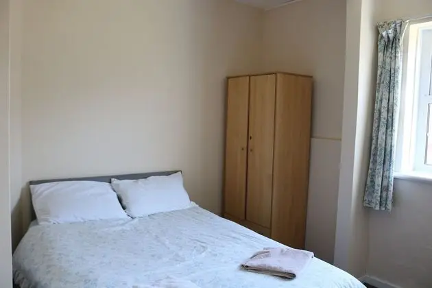 Basic Tek Büyük Yataklı Oda, Ortak Banyo