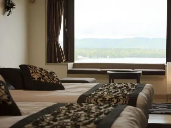 İki Ayrı Yataklı Oda, Sigara İçilmez, Göl Manzaralı
