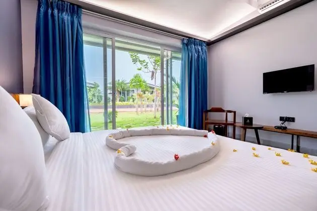 Deluxe Tek Büyük Yataklı Oda, 1 Çift Kişilik Yatak, Sigara İçilmez, Bahçe Manzaralı