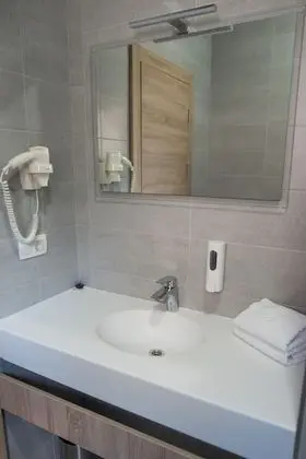 Deluxe Dört Kişilik Oda