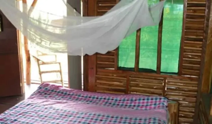 Traditional Tek Büyük Yataklı Oda