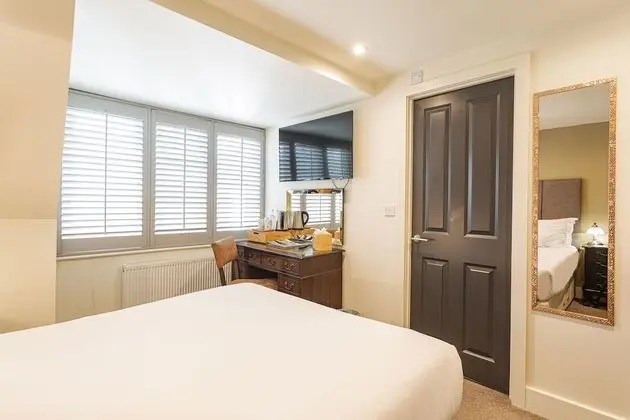 Classic Small Double Room