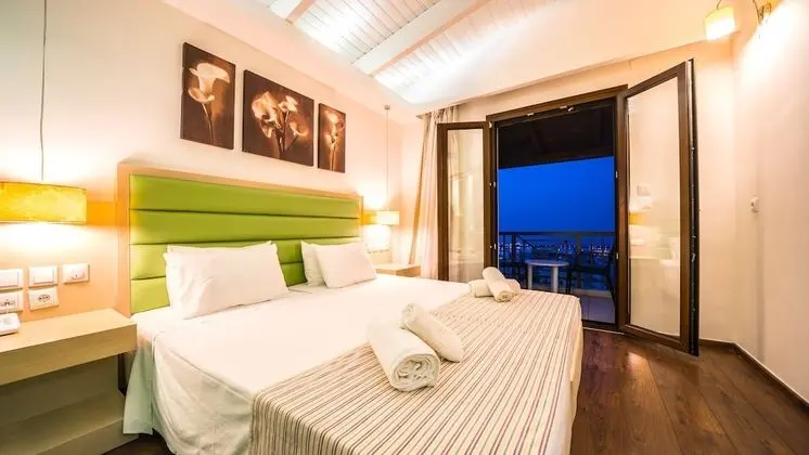 Standard Room with Side Sea View