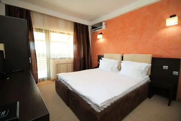 Twin Room with Free Wellness Access