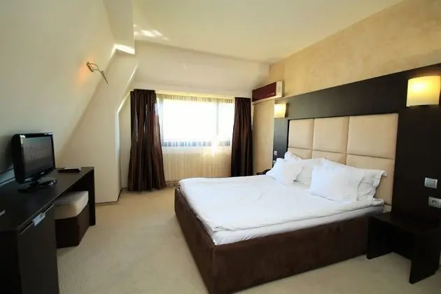 Twin Room with Free Wellness Access