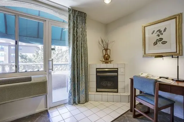 Deluxe Oda, 1 En Büyük (King) Boy Yatak