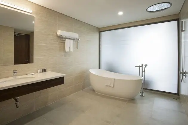 Deluxe Oda (1 King Sky Residence)