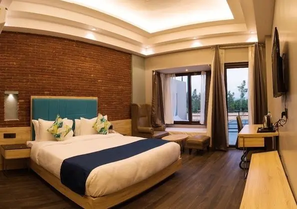 Luxury Oda