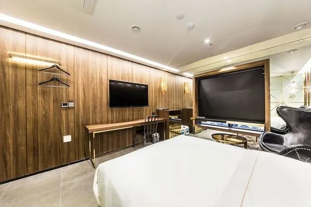 Deluxe Tek Büyük Yataklı Oda