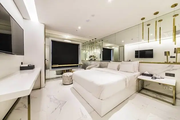 Deluxe Tek Büyük Yataklı Oda