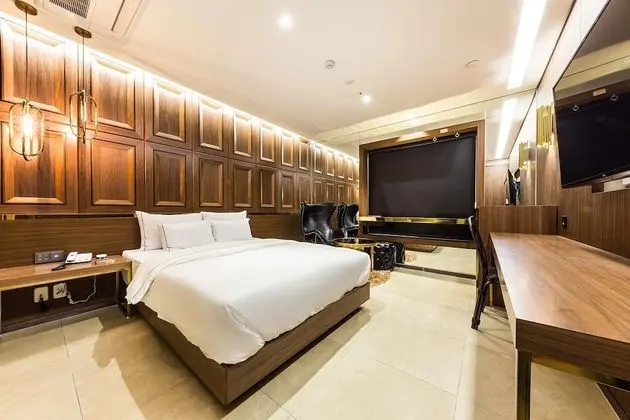 Deluxe Tek Büyük Yataklı Oda