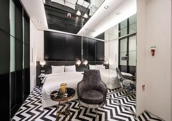 Deluxe Double Room (Netflix/ Youtube Available on TV)