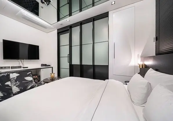 Deluxe Double Room (Netflix/ Youtube Available on TV)