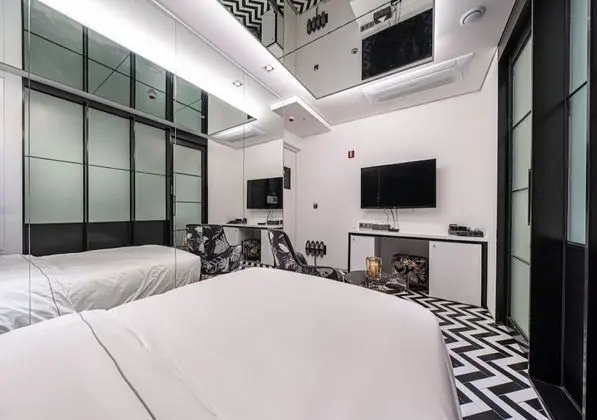 Deluxe Double Room (Netflix/ Youtube Available on TV)