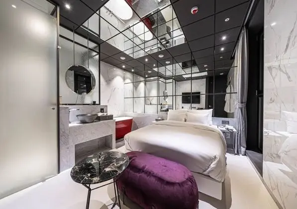 Deluxe Double Room (Netflix/ Youtube Available on TV)