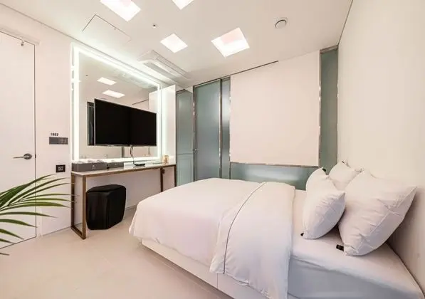 Deluxe Double Room (Netflix/ Youtube Available on TV)