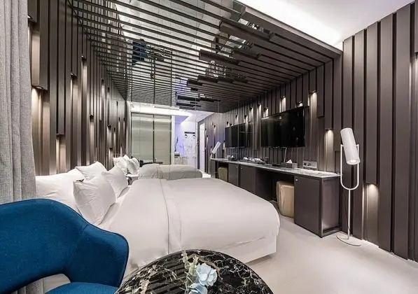 Deluxe Double Room (Netflix/ Youtube Available on TV)