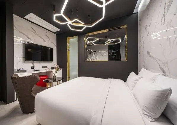 Deluxe Double Room (Netflix/ Youtube Available on TV)