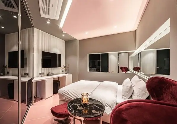 Deluxe Double Room (Netflix/ Youtube Available on TV)