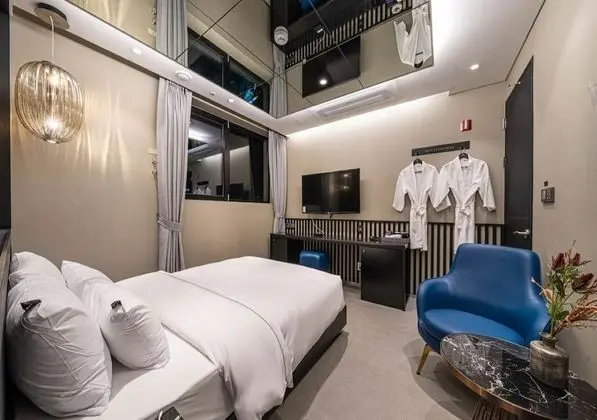 Deluxe Double Room (Netflix/ Youtube Available on TV)