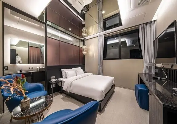 Deluxe Double Room (Netflix/ Youtube Available on TV)