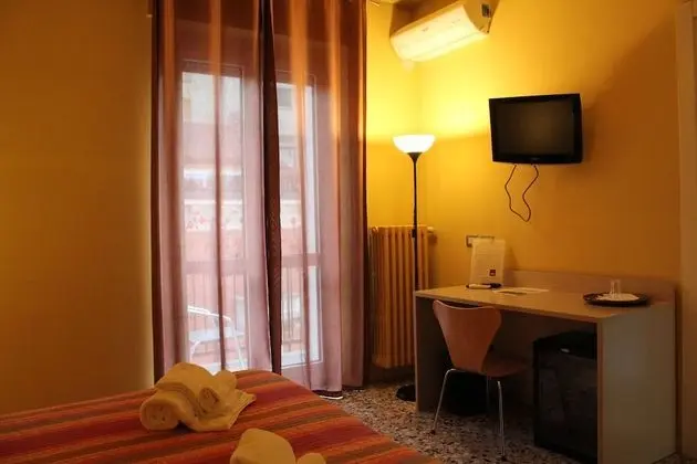 Premium Tek Büyük veya İki Ayrı Yataklı Oda, Banyolu/Duşlu