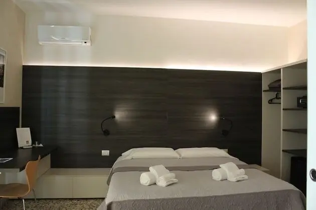 Premium Tek Büyük veya İki Ayrı Yataklı Oda, Banyolu/Duşlu