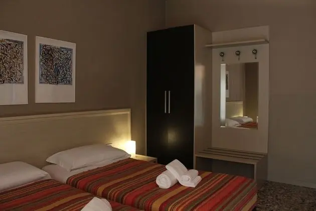 Premium Tek Büyük veya İki Ayrı Yataklı Oda, Banyolu/Duşlu