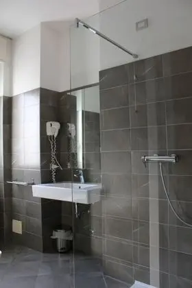 Premium Tek Büyük veya İki Ayrı Yataklı Oda, Banyolu/Duşlu