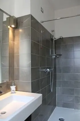Premium Tek Büyük veya İki Ayrı Yataklı Oda, Banyolu/Duşlu