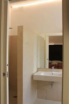 Premium Tek Büyük veya İki Ayrı Yataklı Oda, Banyolu/Duşlu