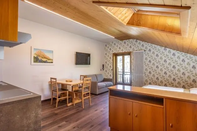 Stüdyo, Dağ Manzaralı