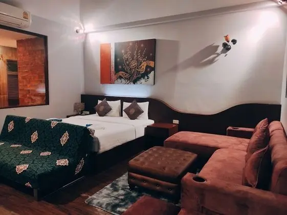 Superior Tek Büyük Yataklı Oda, Havuz Manzaralı