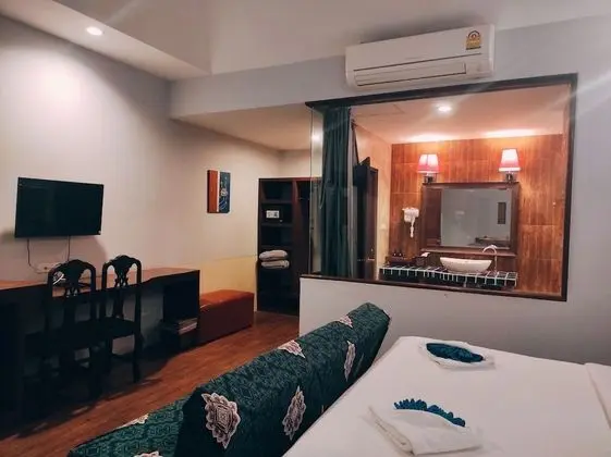 Superior Tek Büyük Yataklı Oda, Havuz Manzaralı