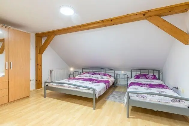 Family Ev, Birden Çok Yatak, Bahçeli (Forge Of Happiness)