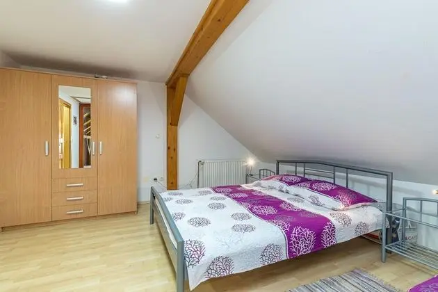 Family Ev, Birden Çok Yatak, Bahçeli (Forge Of Happiness)