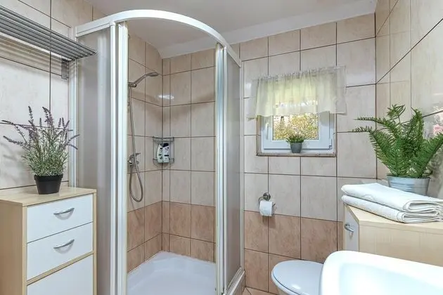 Family Ev, Birden Çok Yatak, Bahçeli (Forge Of Happiness)