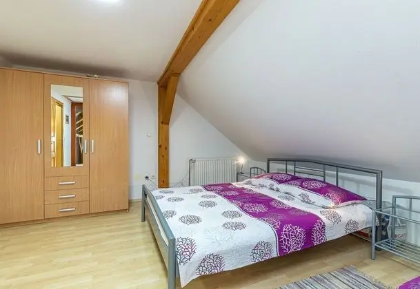 Family Ev, Birden Çok Yatak, Bahçeli (Forge Of Happiness)