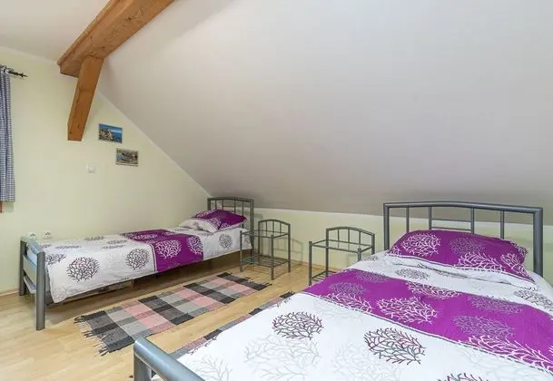 Family Ev, Birden Çok Yatak, Bahçeli (Forge Of Happiness)