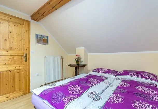 Family Ev, Birden Çok Yatak, Bahçeli (Forge Of Happiness)