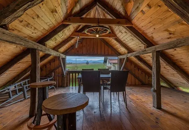 Family Ev, Birden Çok Yatak, Bahçeli (Forge Of Happiness)